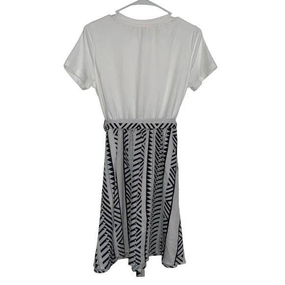 Cupshe Women's White and Black Geo Print Belted Combo Dress - Picture 4 of 5